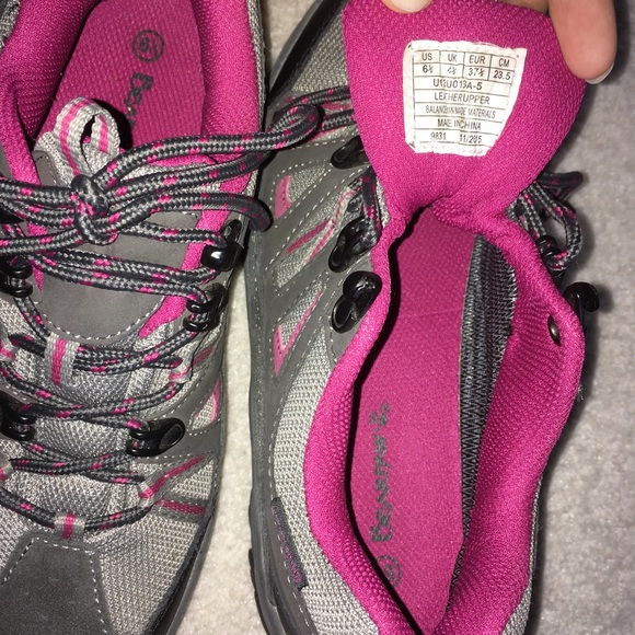 Waterproof BearPaw hiking shoes - Picture 6 of 6